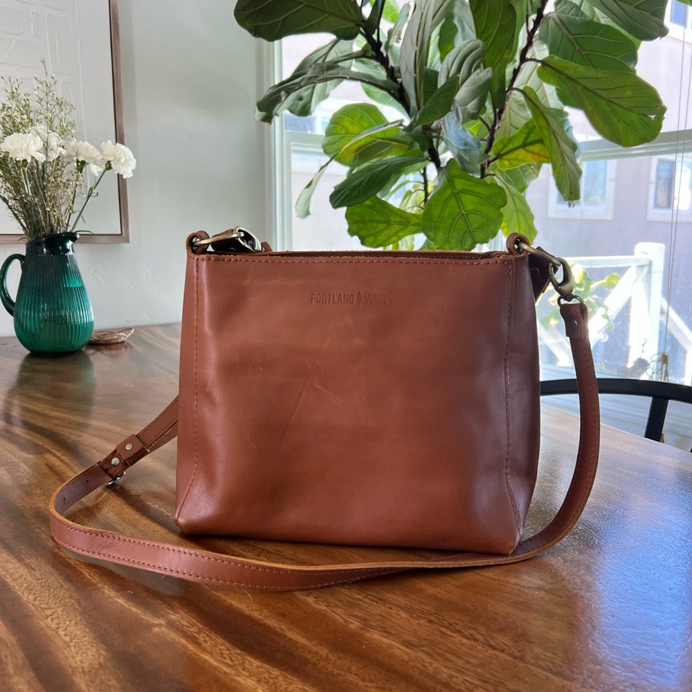 Portland Leather Tan Shoulder Bag with strap